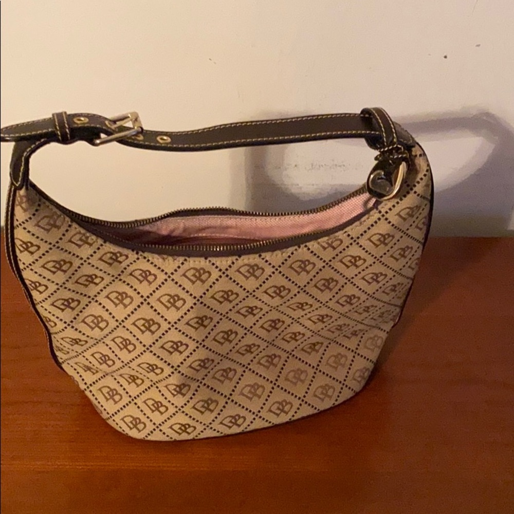 Signature D & B - image 1